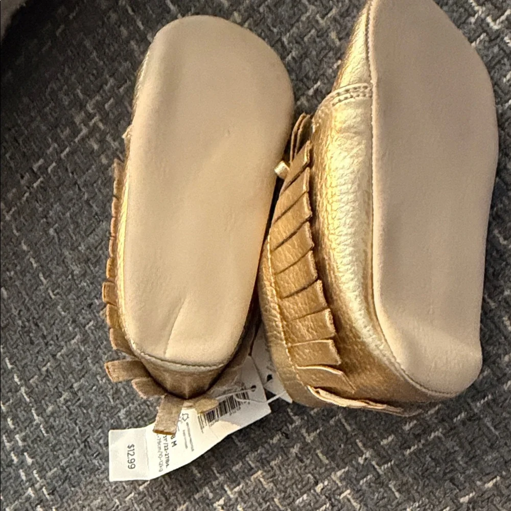 Old Navy Gold Kids Moccasins - Picture 3 of 3